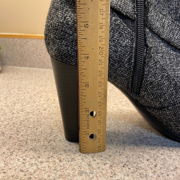 Kelly & Katie Larix high-heeled  bootie black/gray fabric upper buckle detail - Picture 9 of 9